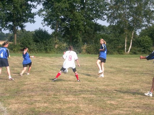 fussballturnier_frauen_2003__44_.jpg