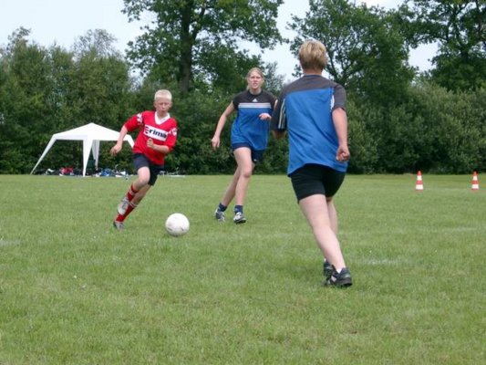 fussballturnier_frauen_u._jungs_2004__12_.jpg