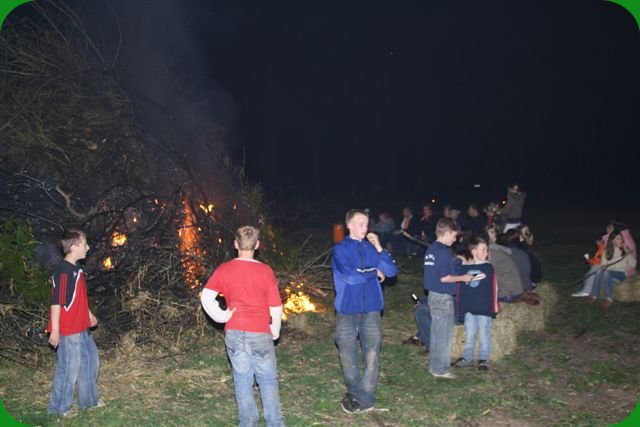 osterfeuer__8_.jpg